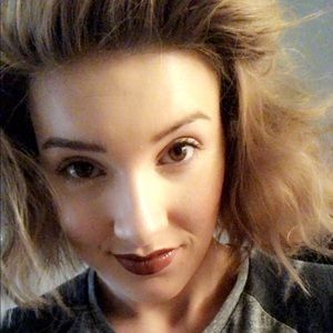 Meet your Posher, Kaela